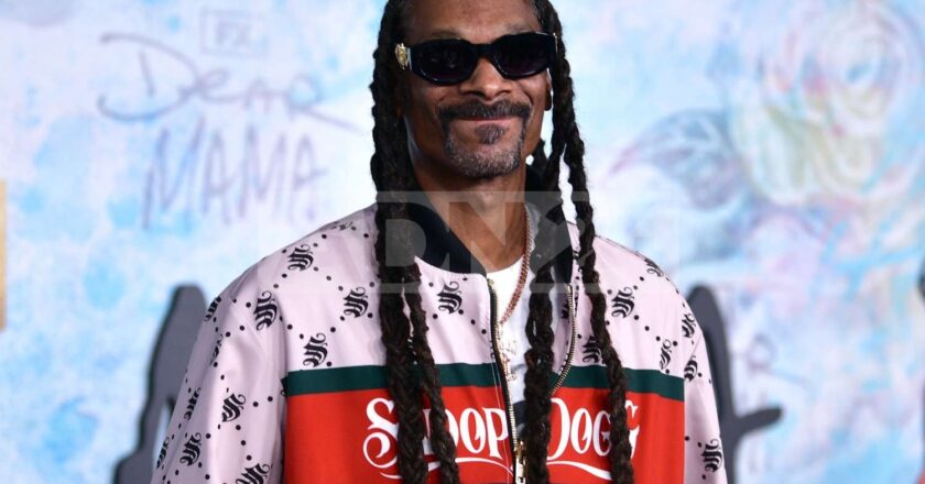 Tutto ha una fine! Snoop Dogg smette di fumare e chiede privacy.