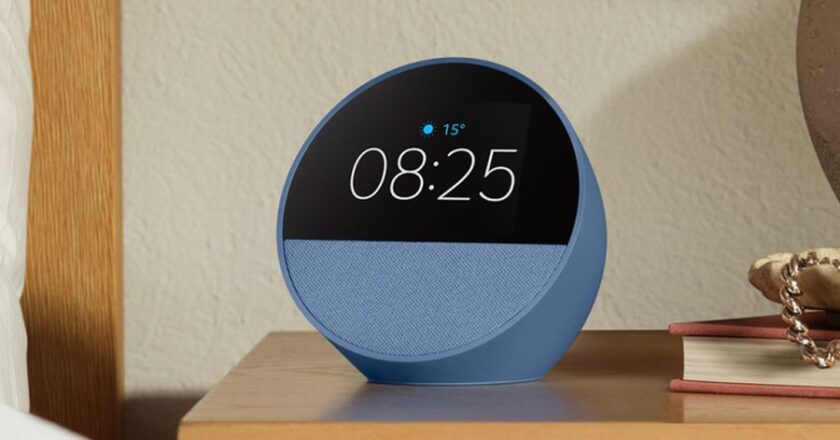 Amazon lancia sul mercato la sveglia intelligente Echo Spot