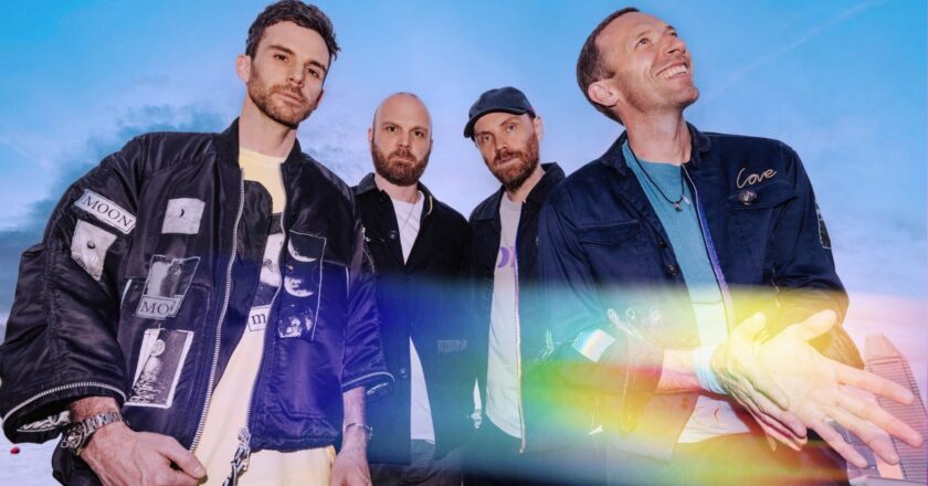 Coldplay, online il lyric video “feelslikeimfallinginlove” GUARDA