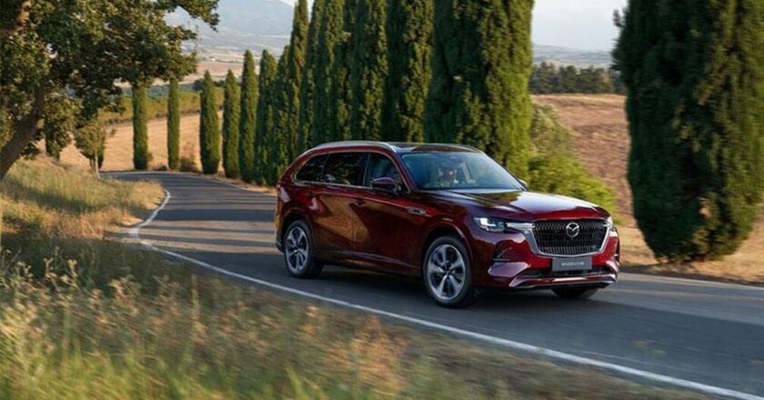 Mazda presenta la nuova CX-80 in un tour in giro per l’Italia