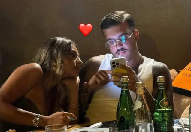 Geolier e Chiara Frattesi insieme ad Ibiza: un fan pubblica la foto insieme