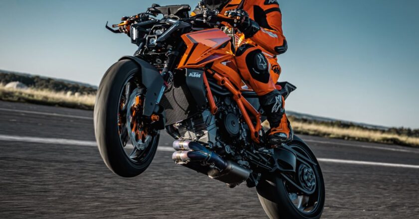 KTM DUKE DOMINATION: LE DUKE INVADONO MISANO