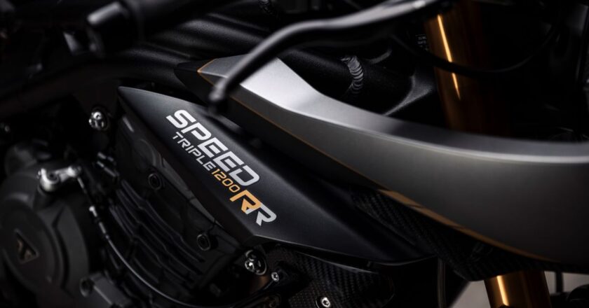 SPEED TRIPLE 1200 RR BREITLING: LA PIÙ SPECIAL DI TUTTE