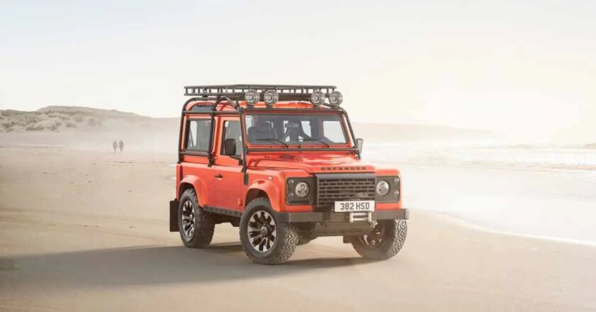 Debutta la Classic Defender V8 by Works Bespoke