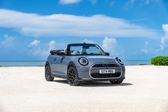 La Nuova Mini Cooper Cabrio: Libertà e Innovazione su Quattro Ruote