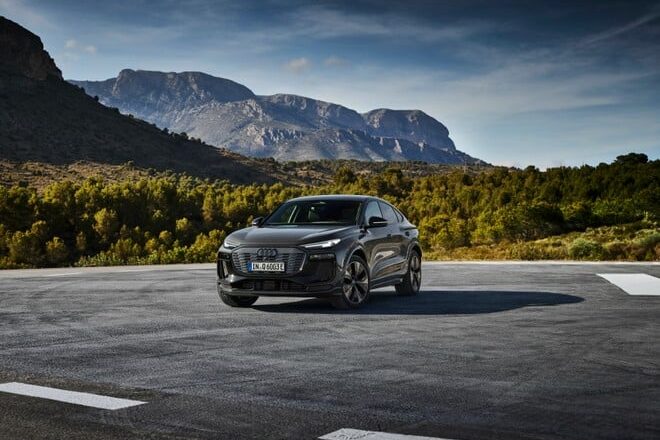 Audi Q6 Sportback e-tron: L’innovativa SUV Coupé Debutta al Salone di Parigi