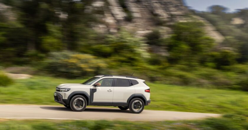 Dacia Duster Full Hybrid 140, il SUV per tutta la famiglia