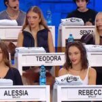 Momento di caos ad Amici 24: un allievo scatenato rovescia tutto