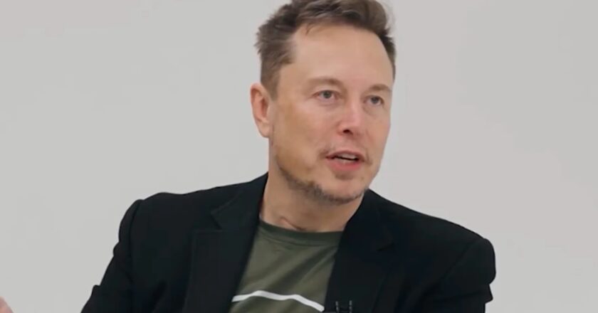 SAI CHE… Elon Musk promette massima trasparenza su eventuali scoperte aliene? “Sarò il primo a dirvelo”