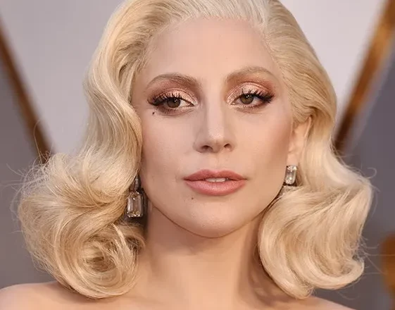 “Disease” di Lady Gaga: un omaggio al cult “The Rocky Horror Picture Show