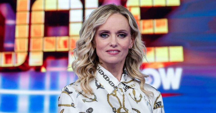 Justine Mattera: Una Performance Colorata ma Controverso al Gala di Canto