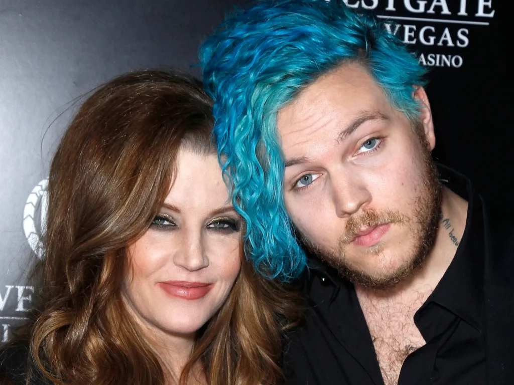 Lisa Marie Presley ha tenuto il figlio morto in casa per due mesi !