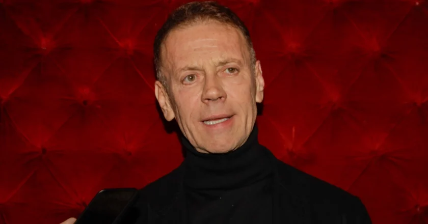 Rocco Siffredi debuta sul palcoscenico con uno spettacolo autobiografico, il tour teatrale parte da Firenze.