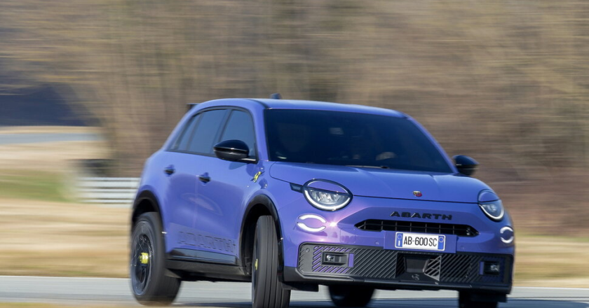 Abarth 600e: prestazioni esaltanti ma autonomia limitata