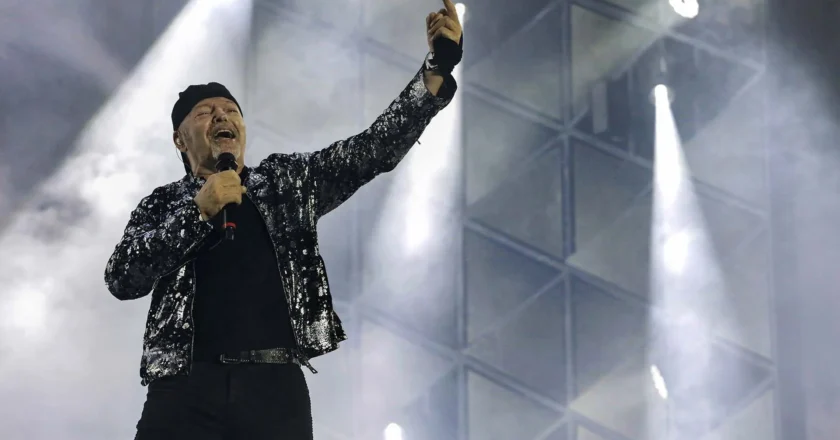 Vasco Rossi Incanta il Pubblico al Teatro Storchi di Modena