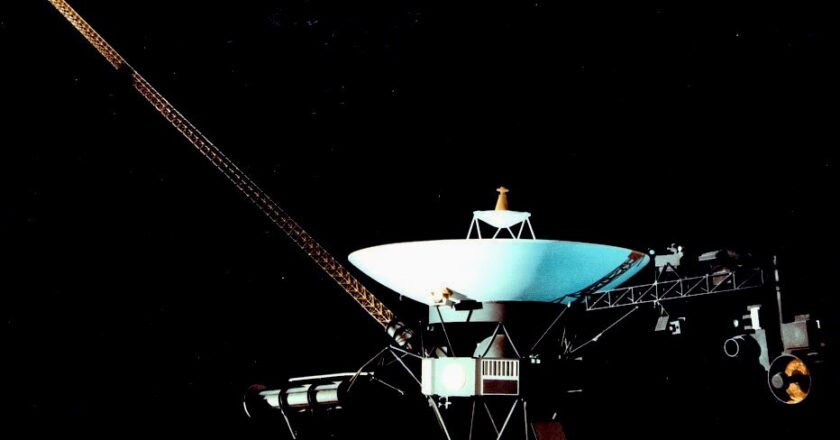 Sai che la sonda Voyager 1 continua a sorprendere il mondo scientifico?