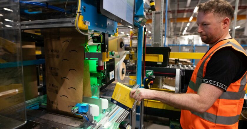 L’innovazione Amazon nel settore degli imballaggi passa dal Lab italiano