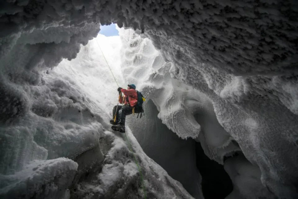 La Scoperta della Vita nei Laghi Sotto i Ghiacci dell’Antartide