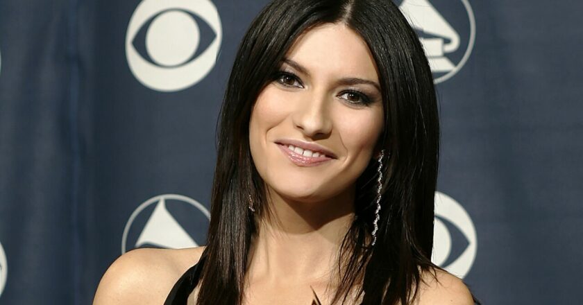 Laura Pausini festeggia 30 anni di carriera a “Verissimo” con un docu-concerto esclusivo