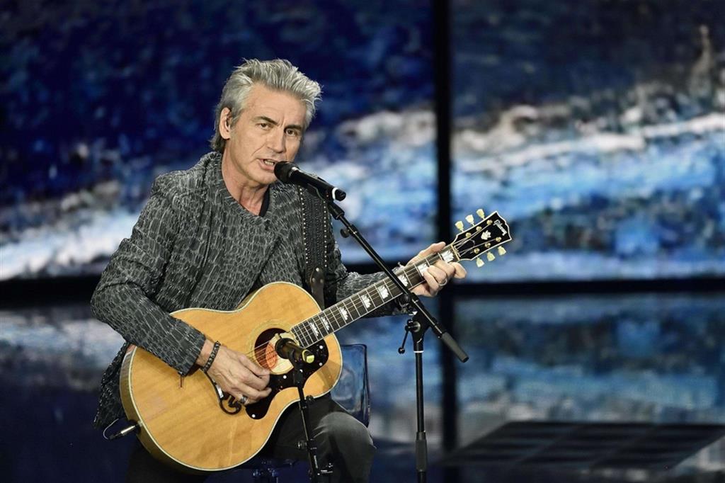 Ligabue celebra 30 anni di carriera con due eventi speciali: Reggio Emilia e Reggia di Caserta